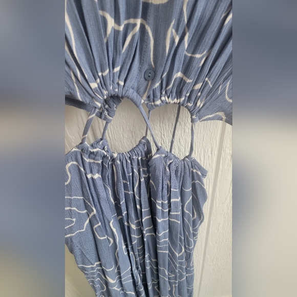 LUSH Dress - Picture 2 of 6